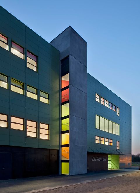 Espaces exterieurs et parvis de l'école