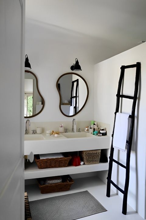 Salle de bain provencale moderne - Maison à Mane