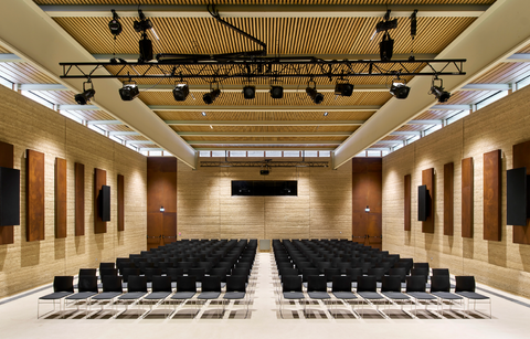 Vue d'ensemble de la salle de spectacle de Châteaufort livrée en 2025