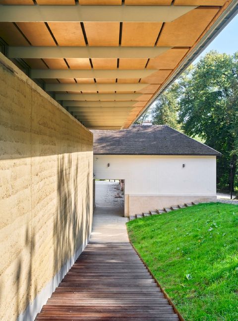 Escalier intérieur de la salle de spectacle de Châteaufort
