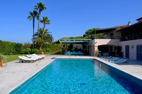 Terrasse extérieure avec couverture par la ramade